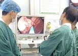 Người đàn ông đi ngoài phân đen, máu chảy thành tia trong dạ dày