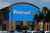Ông Trump nổi giận, chỉ trích thẳng với nhà bán lẻ Walmart