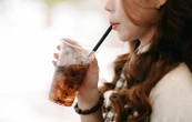 Từ trà sữa, nước ngọt đến bệnh tật bủa vây