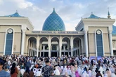 40.000 Jemaah Padati Masjid Al-Akbar Surabaya untuk Salat Iduladha