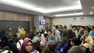 Ratusan Orang Tua Padati Posko Pengaduan Disdik Depok, Keluhkan Kendala SPMB Jalur Domisili dan RSSG