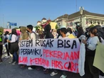 Demo Dukung MBG di Nol KM Jogja, Nama Prabowo Dielu-elukan