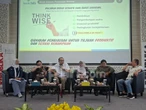 OJK Soroti Maraknya Pinjol dan Doom Spending di Kalangan Gen Z