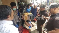 Geger! Warga Cipayung Temukan Jasad Bayi Terbungkus Kain Putih di Bawah Pohon Jambu