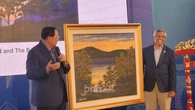 Mengenang Memori Indah di Bandung, SBY Serahkan Lukisan Tangkuban Parahu ke ITB