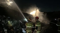 TPA Cipayung Depok Terbakar, Delapan Mobil Damkar Dikerahkan Padamkan Api