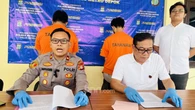 Polsek Cimanggis Ringkus 2 Pelaku Ganjal ATM, Modusnya Pakai Lidi Hingga Berpura Membantu Korban