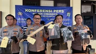 Perampokan Berdarah di Tapos Depok Terungkap, Pelaku Bacok Ibu dan Anak Demi Curi Ponsel