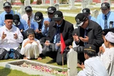 PT DLU Ziarah Makam Abikoesno Tjokrosoejoso, Kenang Menhub Pertama RI