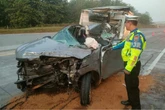 Pikap Tabrak Truk Fuso di Tol Ngawi-Kertosono, 1 Penumpang Tewas