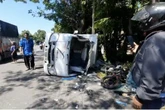 Tabrakan Beruntun di Magetan, Pemotor Tewas Hantam Truk Boks Terguling