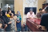 Jasad Reno yang Ditemukan dalam Gedung Kwitang Tiba di Rumah Duka Disambut Isak Tangis