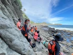 Seorang Warga Gunungkidul Digulung Ombak Saat Memancing