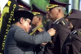 Kombes Leonard Sinambela Terima Bintang Bhayangkara Nararya dari Presiden Prabowo