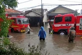 Banjir Surabaya Belum Sepenuhnya Surut, Pemkot Kerahkan 21 Mobil PMK & Puluhan Personel