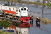 Banjir di Porong Sebabkan Keterlambatan Perjalanan Kereta Api