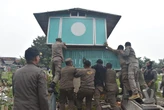 Antisipasi Judi Merpati, Satpol PP Bongkar Pagupon hingga Lapak PKL di TPU Rangkah