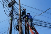 DPUPR Depok Potong 200 Meter Kabel Udara di Jalan Kartini, Kawasan Makin Rapi