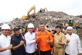 Jaro Ade dan Jenal Mutaqin Kompak Tinjau TPA Galuga Bogor