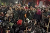 Massa Kembali Geruduk Gedung Grahadi: Bebaskan Kawan Kami!