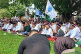 Ratusan Alumni Lirboyo Tuntut Chairul Tanjung Datang dan Minta Maaf