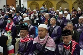 Pesan Mendalam Aep Syaepuloh untuk 2.086 Calhaj Karawang