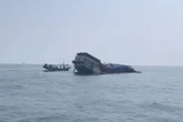 Diduga Kelebihan Muatan, KLM Hasil Karya Bahari Tenggelam di Perairan Karang Jamuang