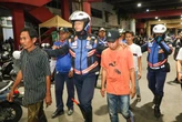 Dishub Surabaya Ciduk 4 Jukir Tak Resmi yang Beroperasi di Jalan Tunjungan