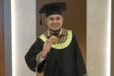 Perjuangan Wisudawan UMSURA, Pernah Hidup Sulit saat Koas Kini Pimpin Klinik di Ende