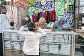 Jelang Tahun Ajaran Baru, Toko Seragam Sekolah Surabaya Mulai Diserbu Pembeli
