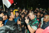 Malam Mencekam Grahadi, Sosok TNI Ini Jadi Kunci Padamkan Api dengan Empati