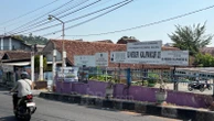 Berdarah, Suami Tusuk Istri Saat Pembagian Rapor di SDN Kalipancur 2 Semarang