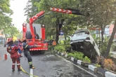 Diduga Mabuk, Honda Mobilio Tercebur ke Sungai di Surabaya