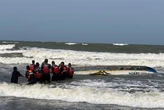 Perahu Pencari Benur Terbalik Dihantam Gelombang Tinggi di Cilacap, 2 ABK Selamat