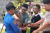 Evakuasi Dramatis ODGJ Mengamuk Bawa Sajam di Madiun, Kerap Meresahkan Warga