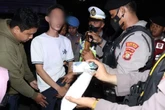 Bawa Narkoba dan Senjata Tajam, 2 Pria Ditangkap di Jakarta Barat