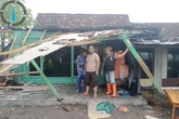 Diterjang Angin Kencang, 14 Rumah Warga Situbondo Porak-Poranda