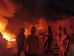 Api Mengamuk di Gudang Rongsokan, Alang-alang Gunung Paseban Kutawaringin Ikut Terbakar
