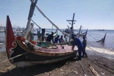 Gelombang Tinggi Hantam Situbondo, Sembilan Perahu Nelayan Rusak dan Tenggelam