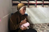 Ibu Peluk Kantong Plastik Berisi Kaki Anak Korban Kebakaran Tebet