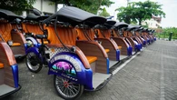 Puluhan Pengayuh Becak Yogyakarta dapat Hibah Kendaraan Listrik