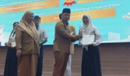 Serahkan Penghargaan Siswa Berprestasi, Supian Suri: Ini Ruang Belajar dan Kreativitas