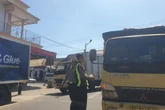 Bandel! Portal Sudah Tiga Kali Dirusak, 26 Truk Akhirnya Ditilang Polisi
