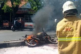 Motor Modifikasi Terbakar di Margomulyo Surabaya, Pemilik Diduga Kabur