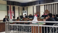 Terdakwa Suap Meja & Kursi Sekolah Menangis di Sidang Korupsi Mbak Ita: Ingin Kembali ke Pelukan Keluarga
