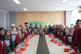30 Mahasiswa UM Surabaya KKN ke Singapura Membawa Inovasi Kesehatan Lansia