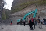 Pencarian Pekerja TambangTertimbun Material Longsor Belum Membuahkan Hasil
