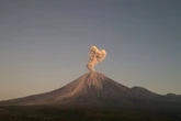 Gunung Semeru Meletus Lagi, Penambang Pasir Diminta Waspada Bahaya Tersembunyi