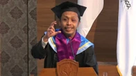Setelah 16 Tahun Tunda Kuliah, Furry Setya 'Purnomo' Akhirnya Wisuda di UPGRIS