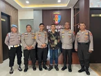 Polda Jatim Turun Tangan Selidiki Polwan Viral Berhentikan Pria Saat Makan, Ternyata